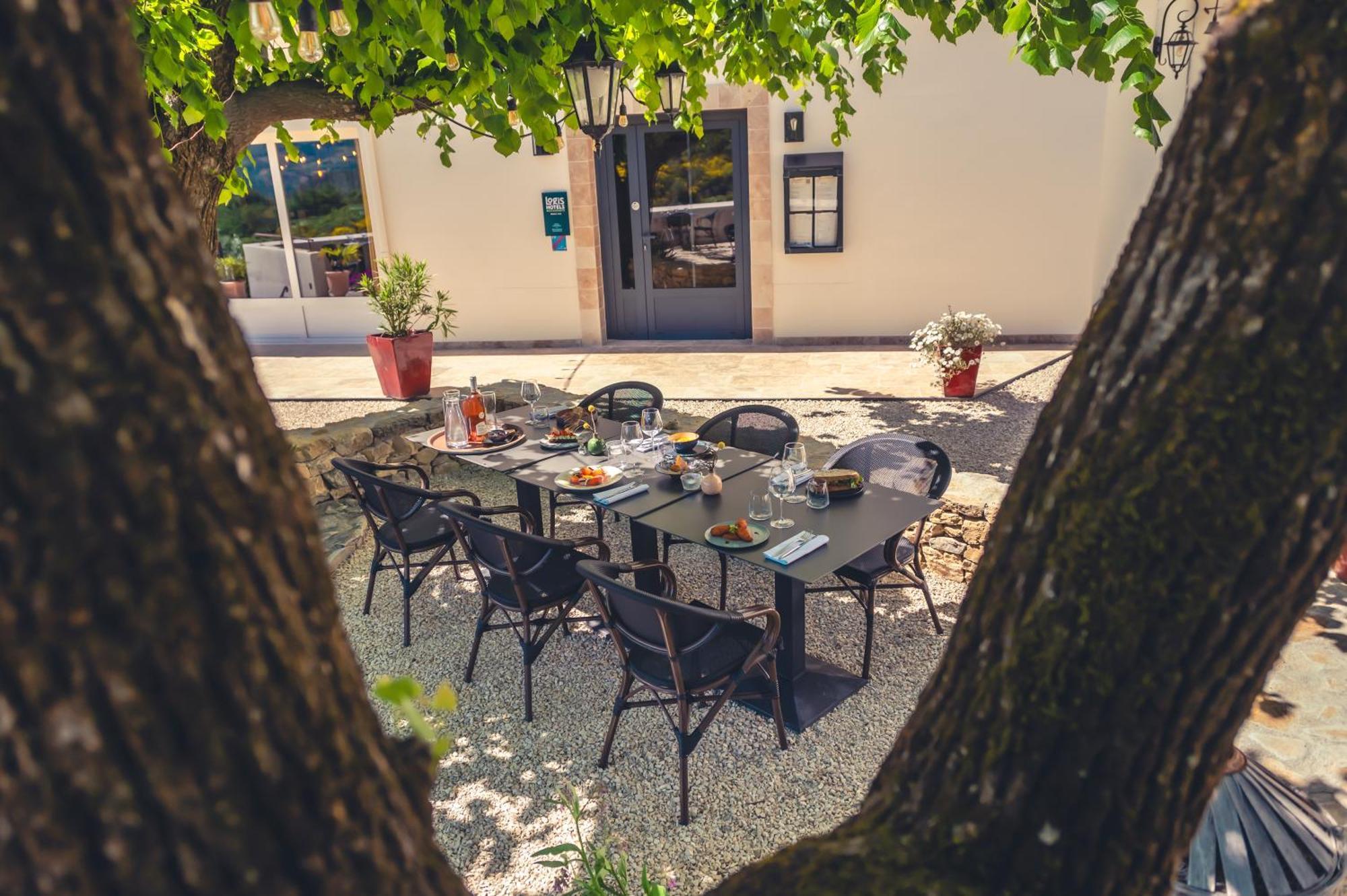 Logis Hotel Restaurant Le Plantevin Propiac Exterior foto
